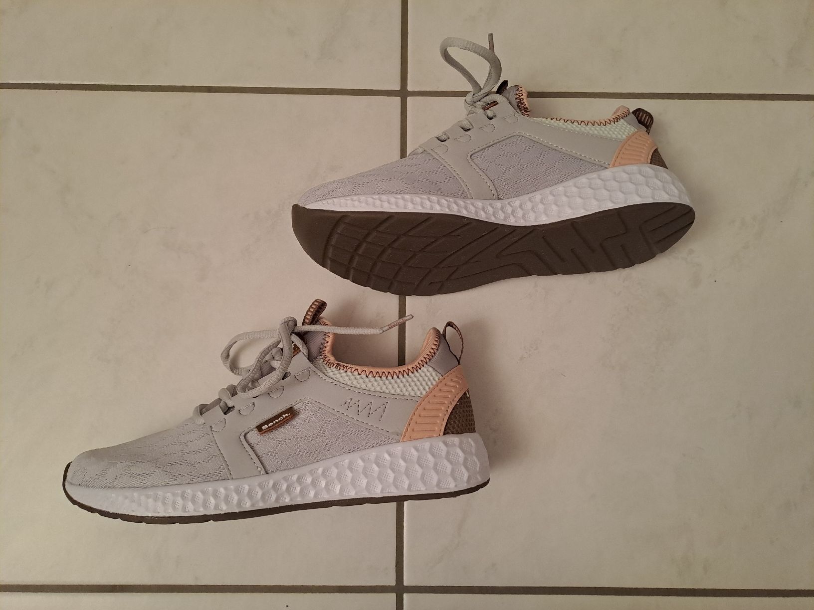 Scarpe da donna: Sneaker Gr. 36 – Usato da Untersiggenthal venduto da Zehni8 2