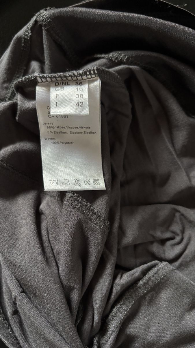 Camicette: Bluse, grau, einzigartig, Gr. 36 – Usato da Vilters venduto da Sidsel_M 3