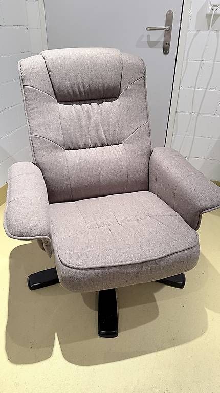 Sessel: Fernsehsessel mit Hocker  – Gebraucht aus Schwerzenbach von airkobra