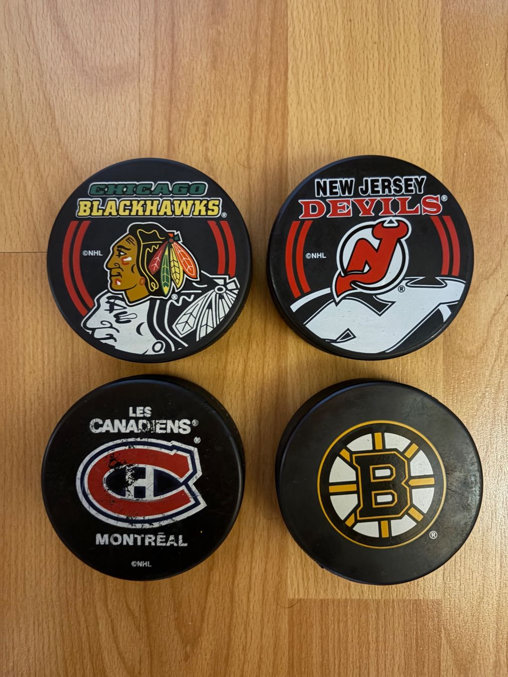 Autografi: 4 pucks hockey NHL – Usato da Bulle venduto da TheBigL