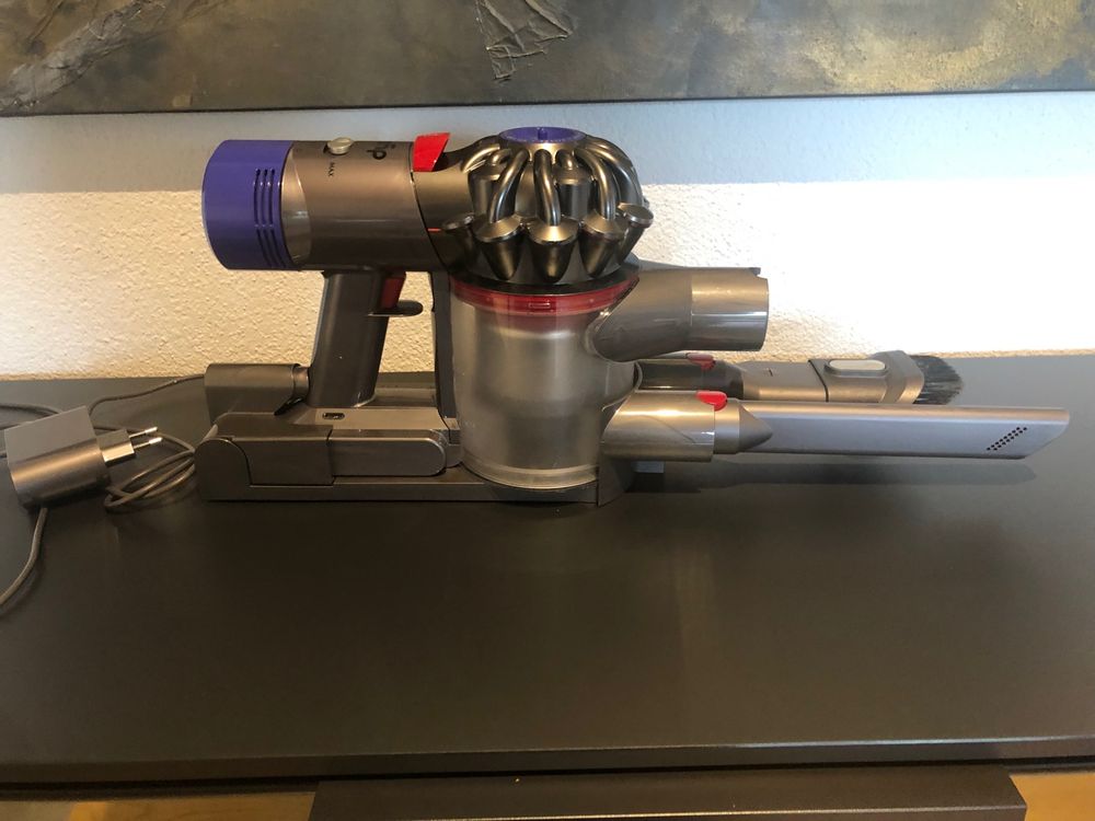 Dyson V8 motorhead HANDSTAUBSAUGER | Kaufen auf Ricardo