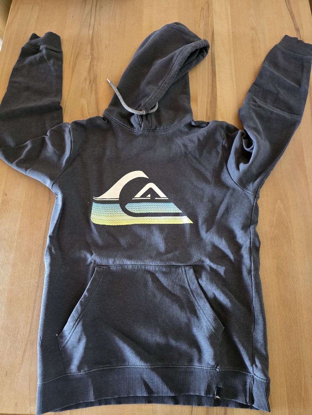 Quiksilver Pullover & Sweatshirts: sweatshirt Quiksilver – Gebraucht aus Grandson von dim_mll9