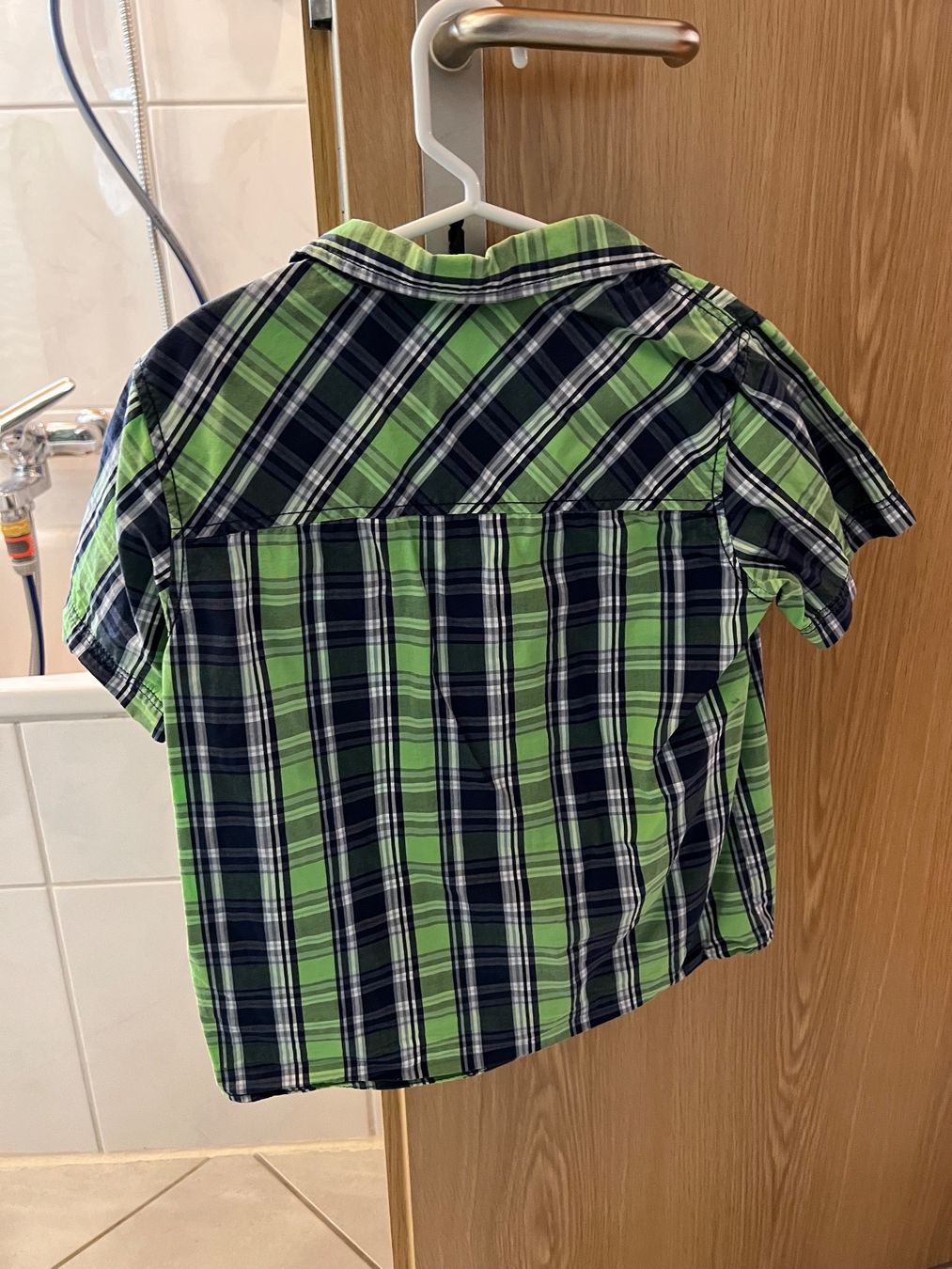 Chemises, T-shirts & Polos: Hemd Gr. 128, kurzärmlig – D'occasion à Wallisellen par Kaktus8304 1