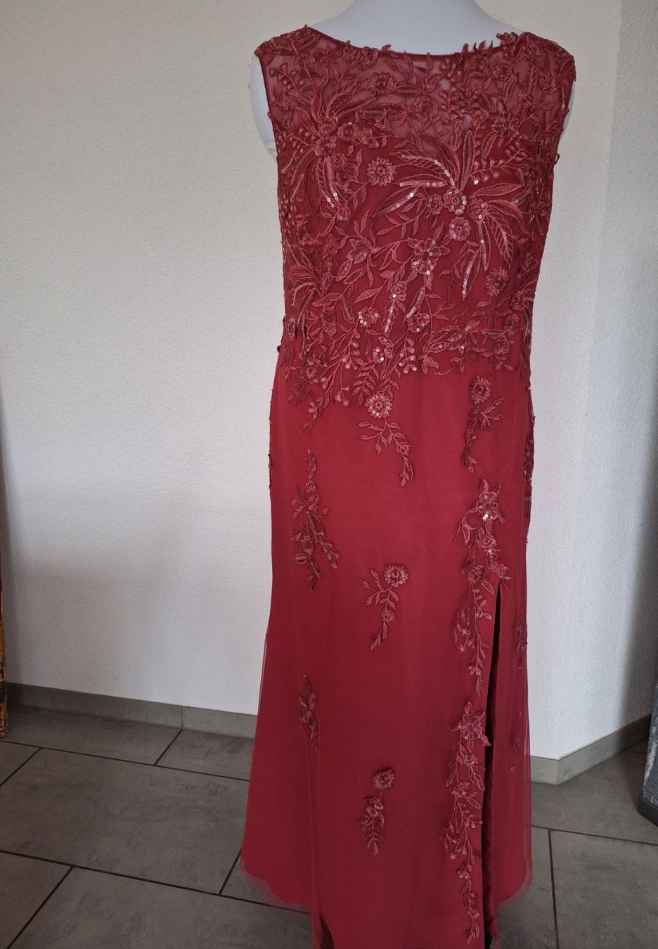 Vestiti: Abendkleid Gr.44 – Usato da Sulgen venduto da limann 2