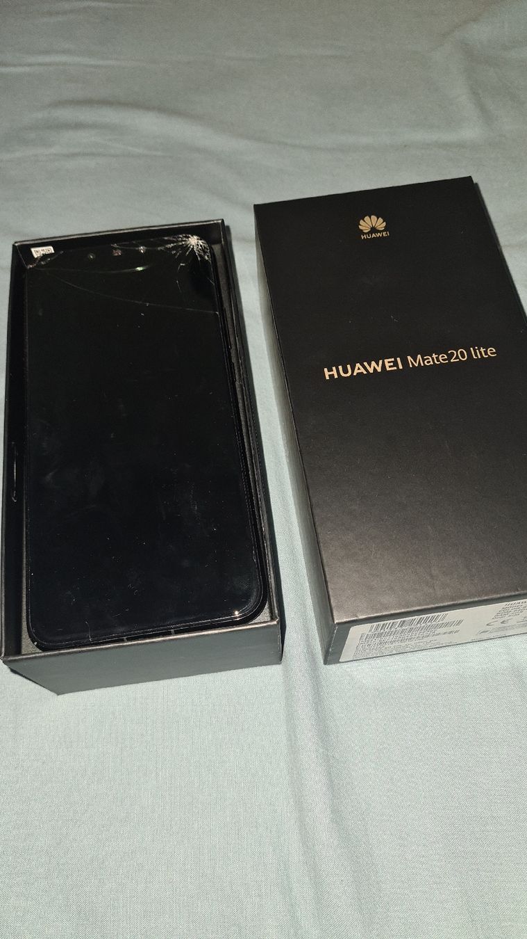 Huawei Handys / Smartphones: Huawei Mate 20 lite black dual sim – Gebraucht aus Schneisingen von adrian.mathis