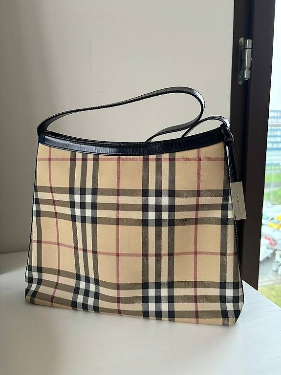 Taschen für Damen: Burberry Original Handtasche – Gebraucht aus Winterthur von Bruce_Wayne_22