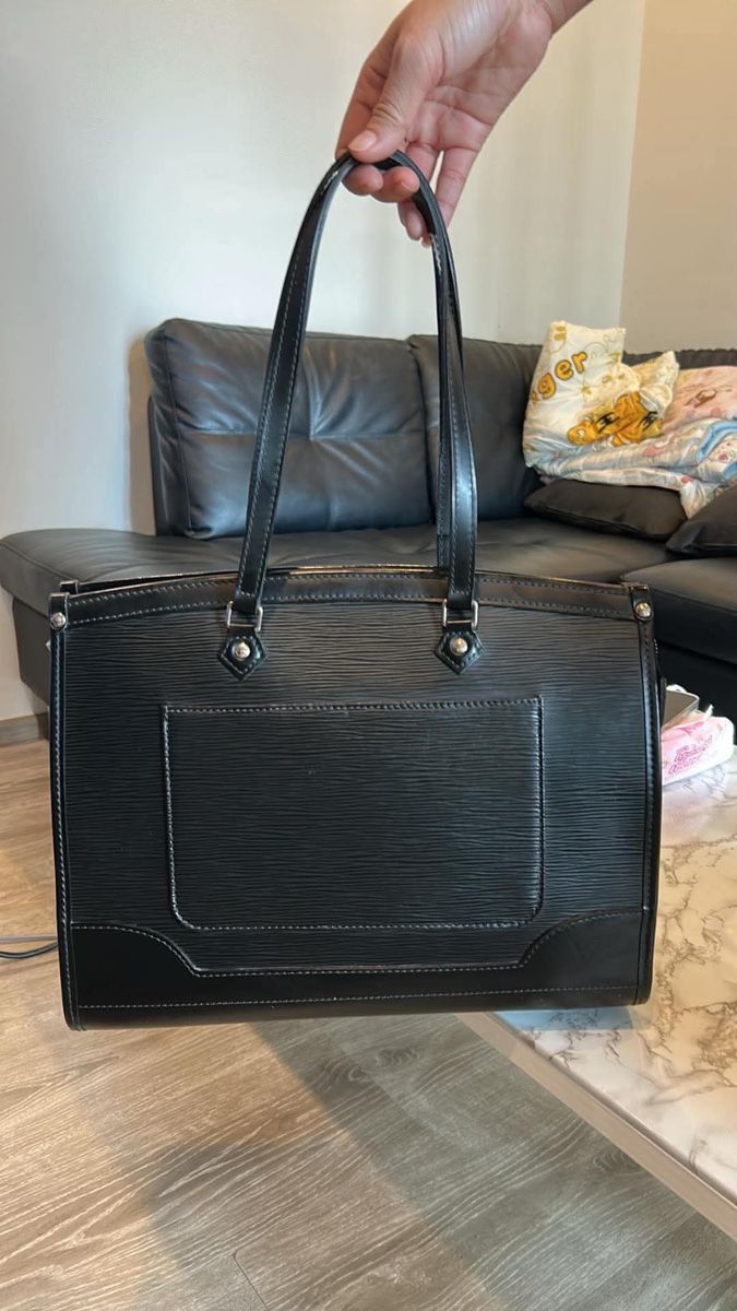 Louis Vuitton Borse da donna: LOUIS VUITTON Epi Madeleine Black – Usato da Widnau venduto da Pukpan_99 1