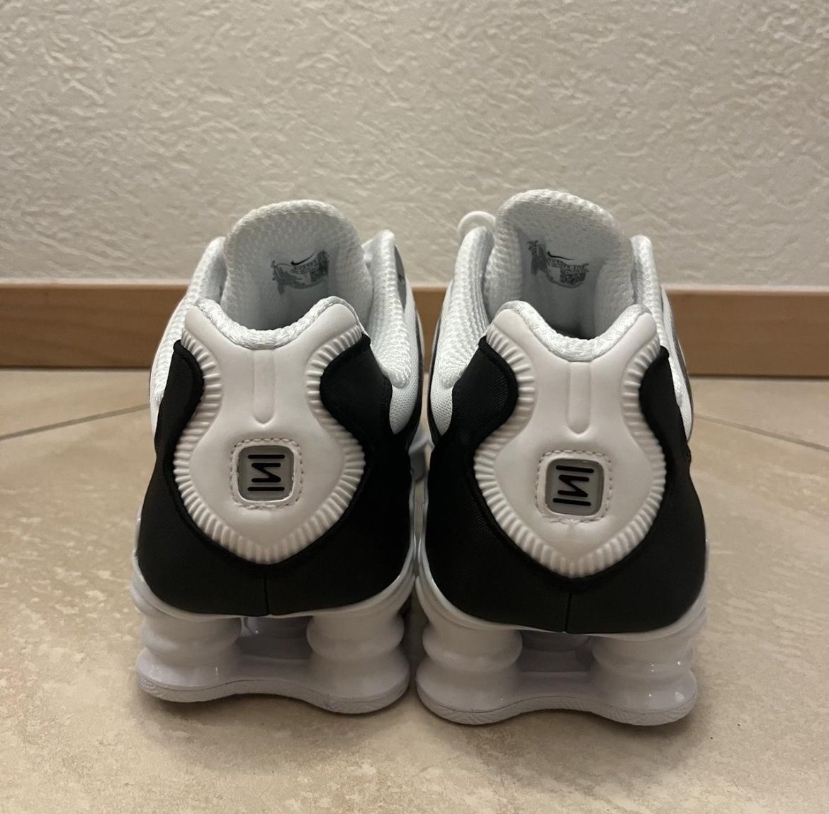 Nike Scarpe da uomo: Shox Nike noires et blanches neuves  – Nuovo e nell'imballaggio originale da Préverenges venduto da Lil202 2