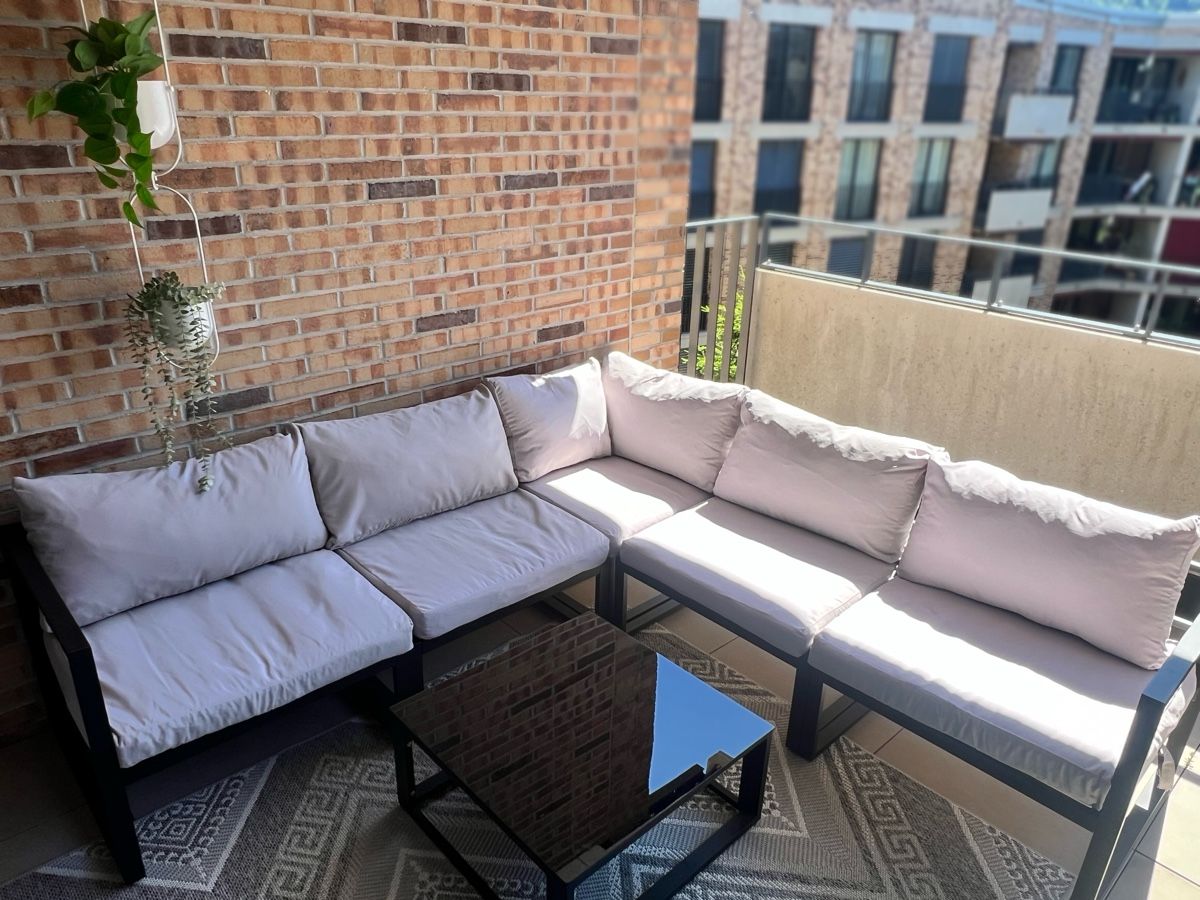 Divani: Gartenlounge / Sitzgruppe mit Tisch – Usato da Adliswil venduto da la.di.ma 2