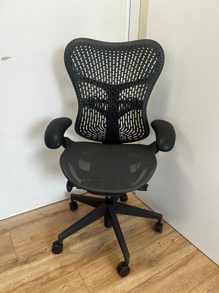 Herman Miller Chaises: Herman Miller Mirra 2 Graphite Full Option – D'occasion à Purmerend par Offeco 7