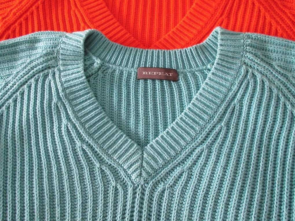 Repeat Maglioni & Felpe: Pulli mit V, Marke Repeat,100% BW, Preis 1 Stück-Gr. 40 – Nuovo (secondo la descrizione) da glattfelden venduto da carlo046 1