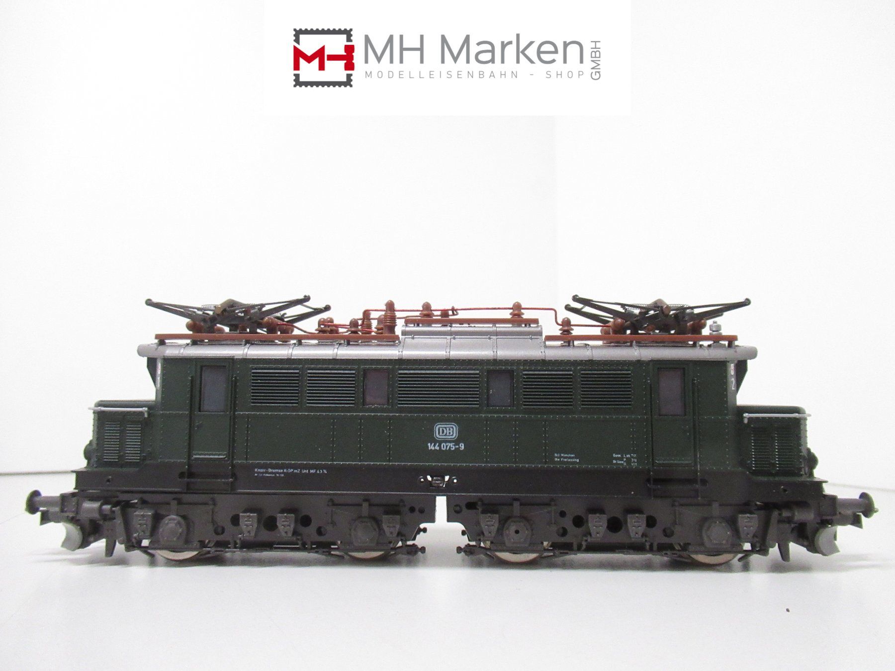 Roco Modellini di ferrovie: Roco 4131 E-Lok BR E144 der DB Deutsche Bahn DC Analog H0 – Usato da Basel venduto da mhmarken