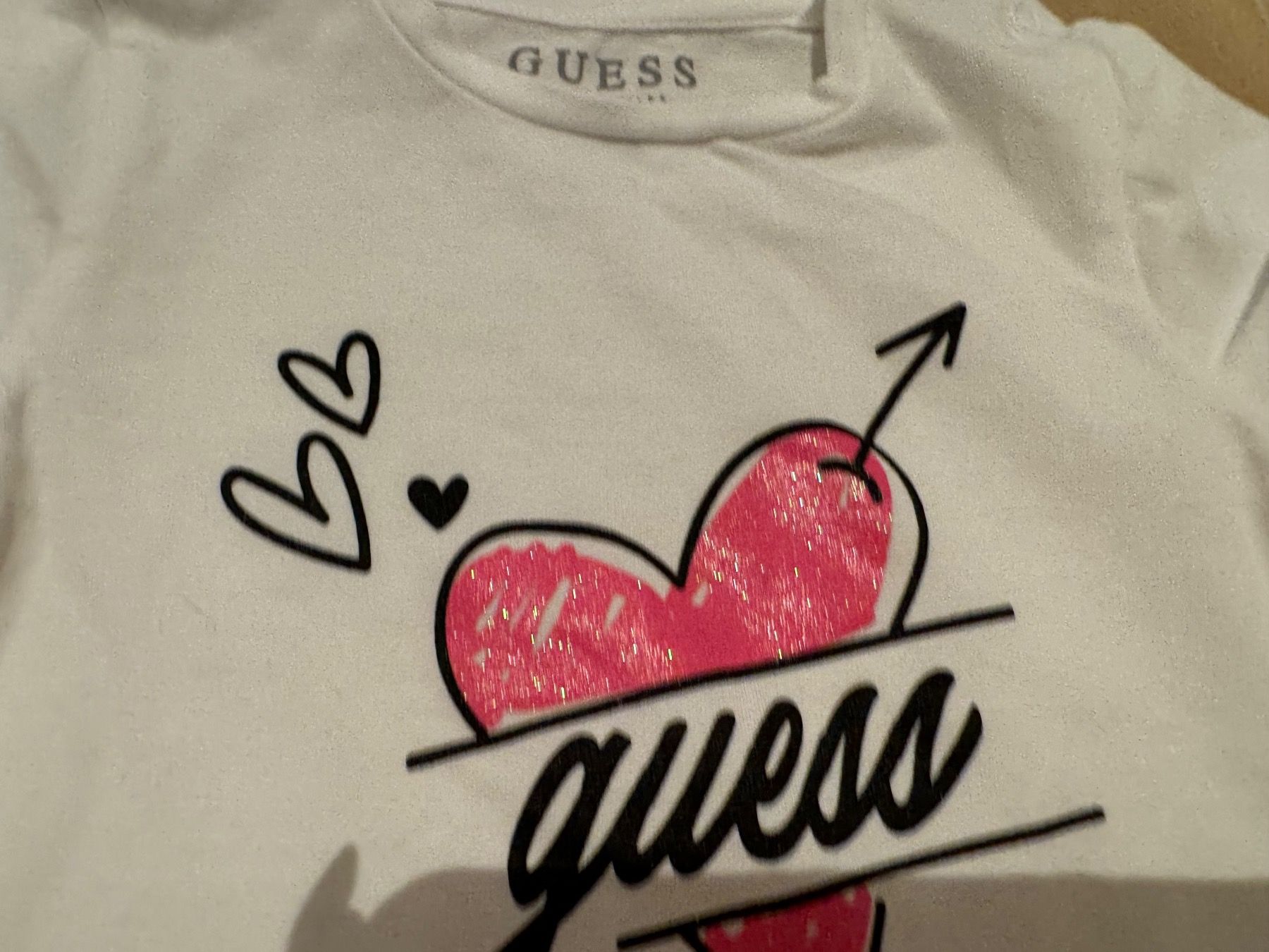 Guess Blusen, T-Shirts & Tops: Guess neues Shirt, 18Mt 86 – Neu (gemäss Beschreibung) aus Klingnau von Markus14 2