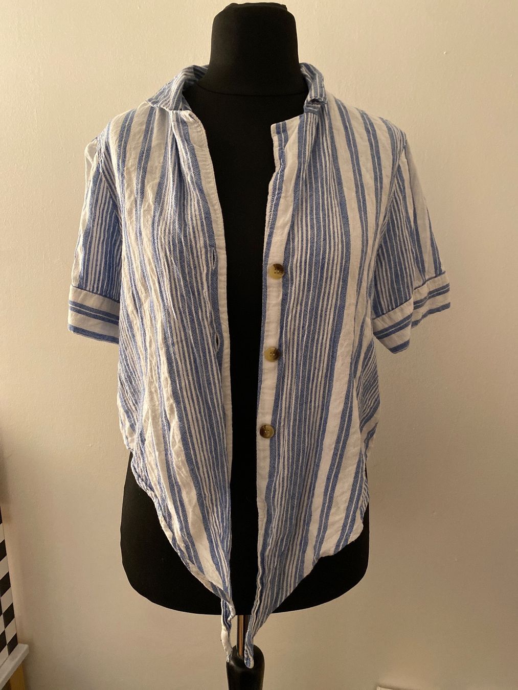 H&M Camicette: Kurze Bluse/Hemd zum Binden 1.- Startpreis – Usato da Horgen venduto da Aimee86