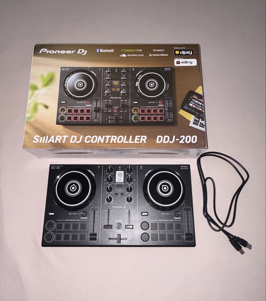 Pioneer Console di mixaggio: Pioneer DJ DDJ-200 / DJ Controller – Usato da Urdorf venduto da YannisW.