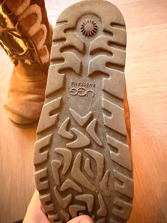 Scarpe da donna: UGG Schnürstiefel Lammfellboots – Usato da Zürich venduto da leo_zx2x 2