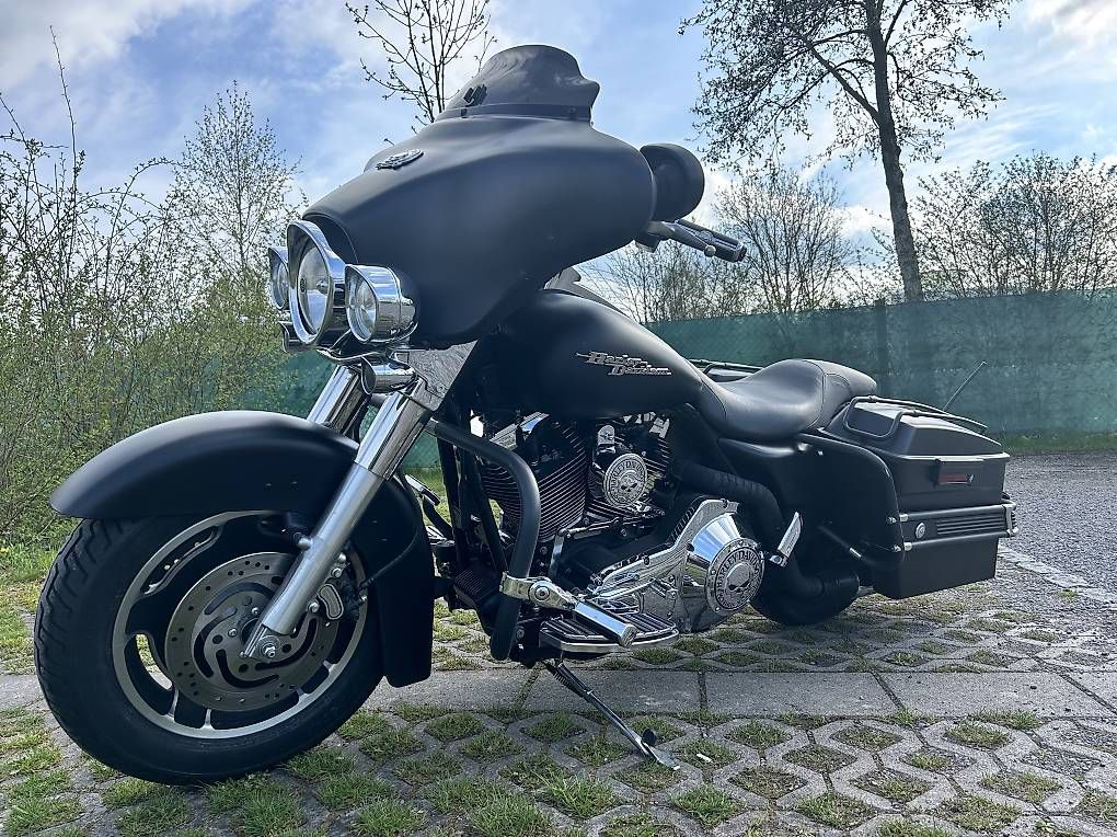 Harley-Davidson Touring: Harley-Davidson FLHXI Street Glide – Usato da Sempach venduto da ser_fz7b 1