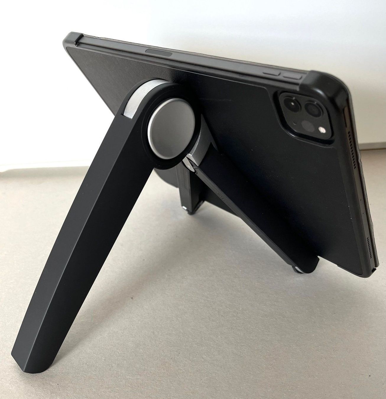 Altro in Decorazioni & Accessori: iPad Tablet Laptop Ständer Leichtgewicht - schwarz – Nuovo e nell'imballaggio originale da Utzigen venduto da Flyblue 6