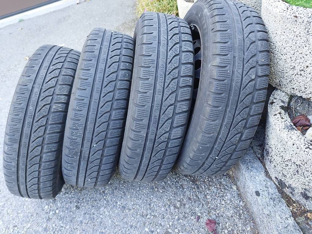 Pneumatici & Ruote complete: Roue hiver avec vis – Usato da Cortaillod venduto da jos_v9dl