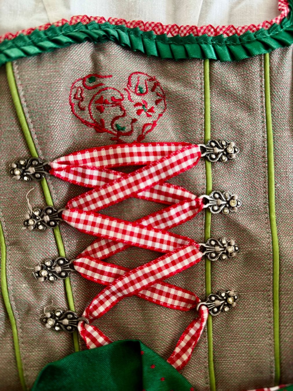Kleider: Original Münchner DIRNDL, Grösse 32 – Gebraucht aus Herrliberg von kat_q7sj 6