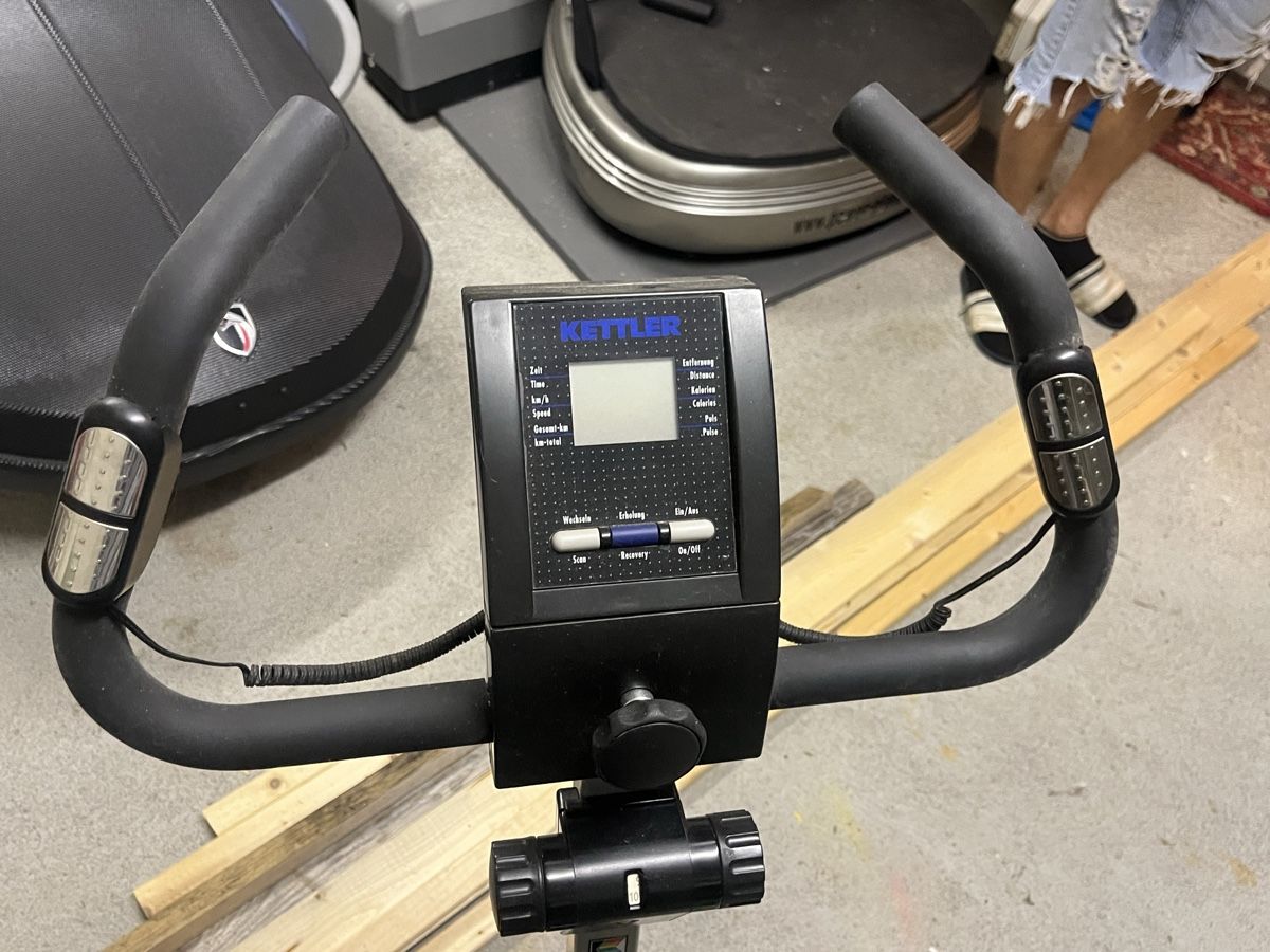 Kettler Vélos d'appartement: Kettler Esprit Heimtrainer gebraucht – D'occasion à Tuggen par wir_pds8 1
