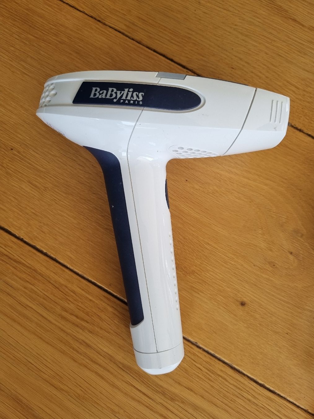 BaByliss Epiliergeräte: Babyliss G910E Impulslicht Haarentfernung – Gebraucht aus Murten von Musicrent