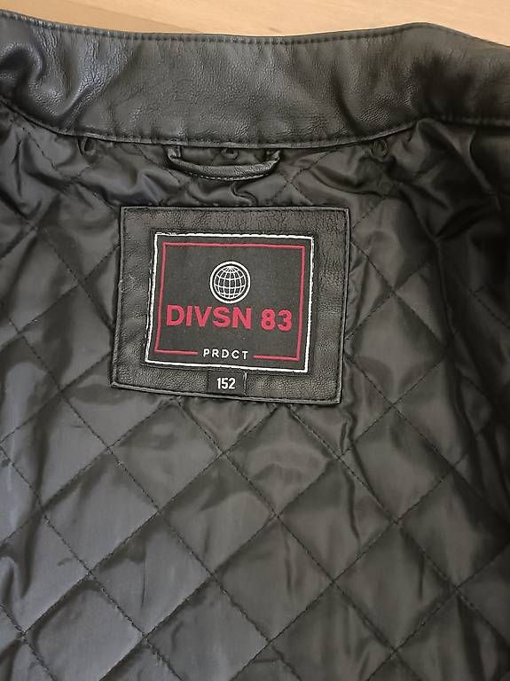 Jacken: Veste en simili cuir  – Gebraucht aus Monthey von ari_6vkp