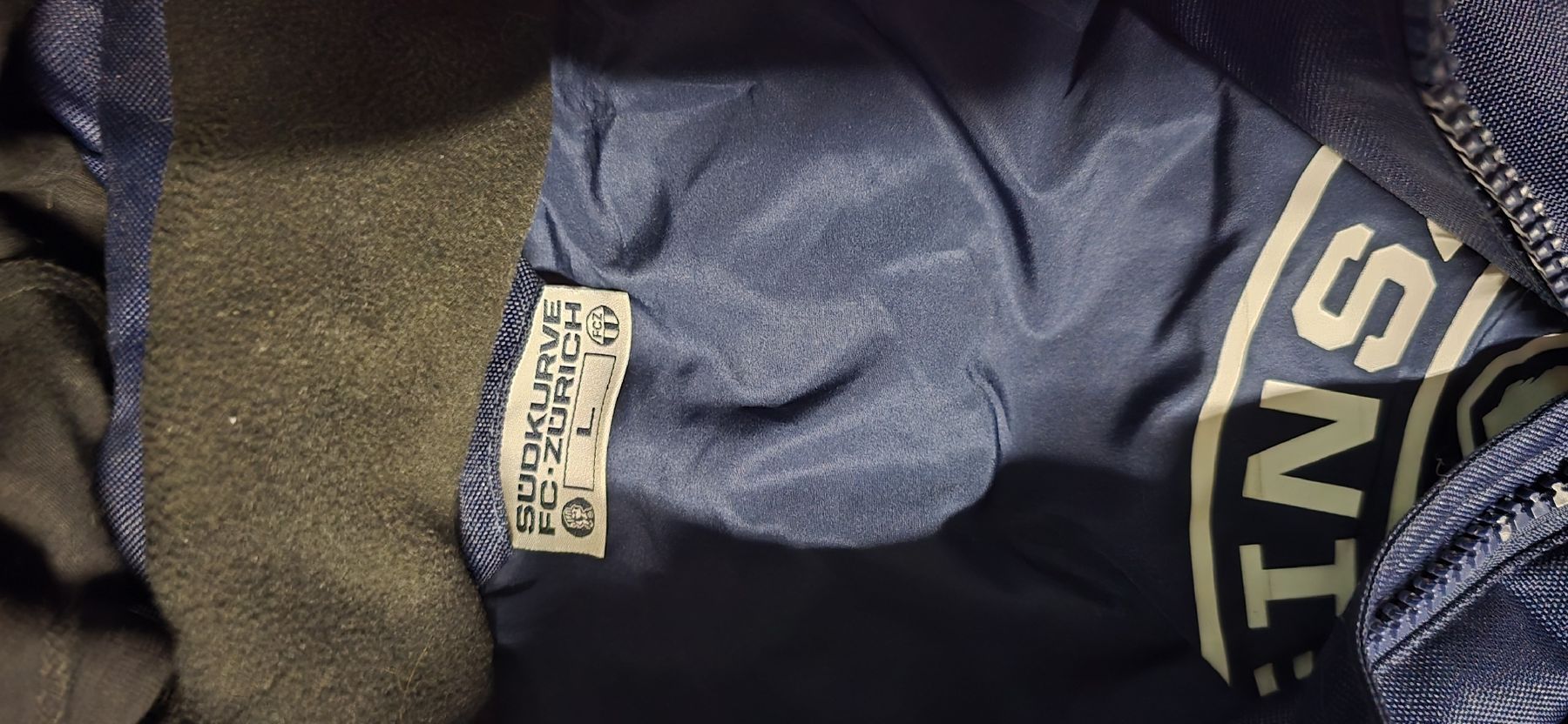 Jacken: Südkurve Winterjacke L – Gebraucht aus Dietikon von Aliba.M 1