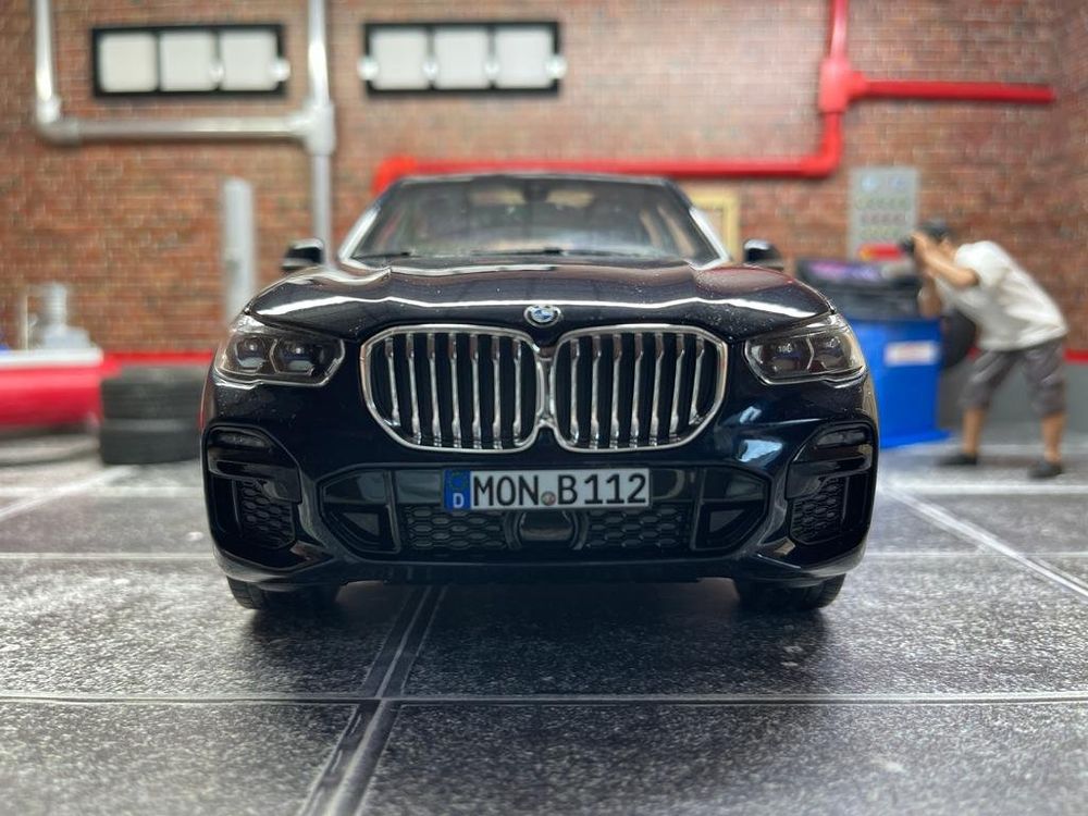 BMW X5 2019 Blue metallic 1:18 Norev