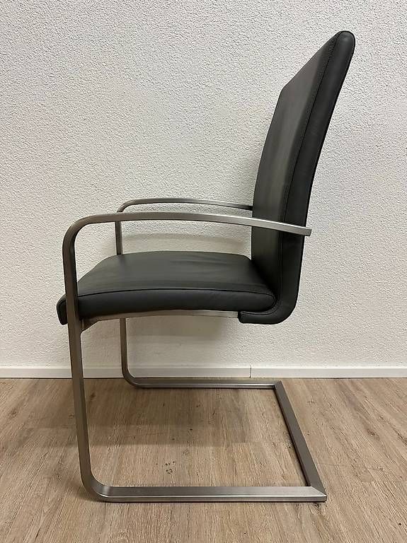 Stühle: 6er Set Freischwinger Stühle Leder Metall – Gebraucht aus Obernau von Arche_Noah_Brocki 6