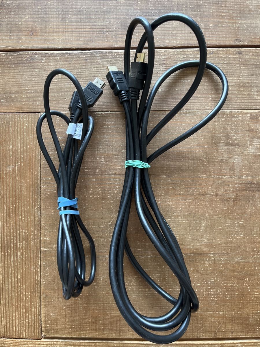 Câbles: Kabel-Set: 2x HDMI, LAN, Cinch & langes Koaxialkabel – D'occasion à Basel par Nath- 1