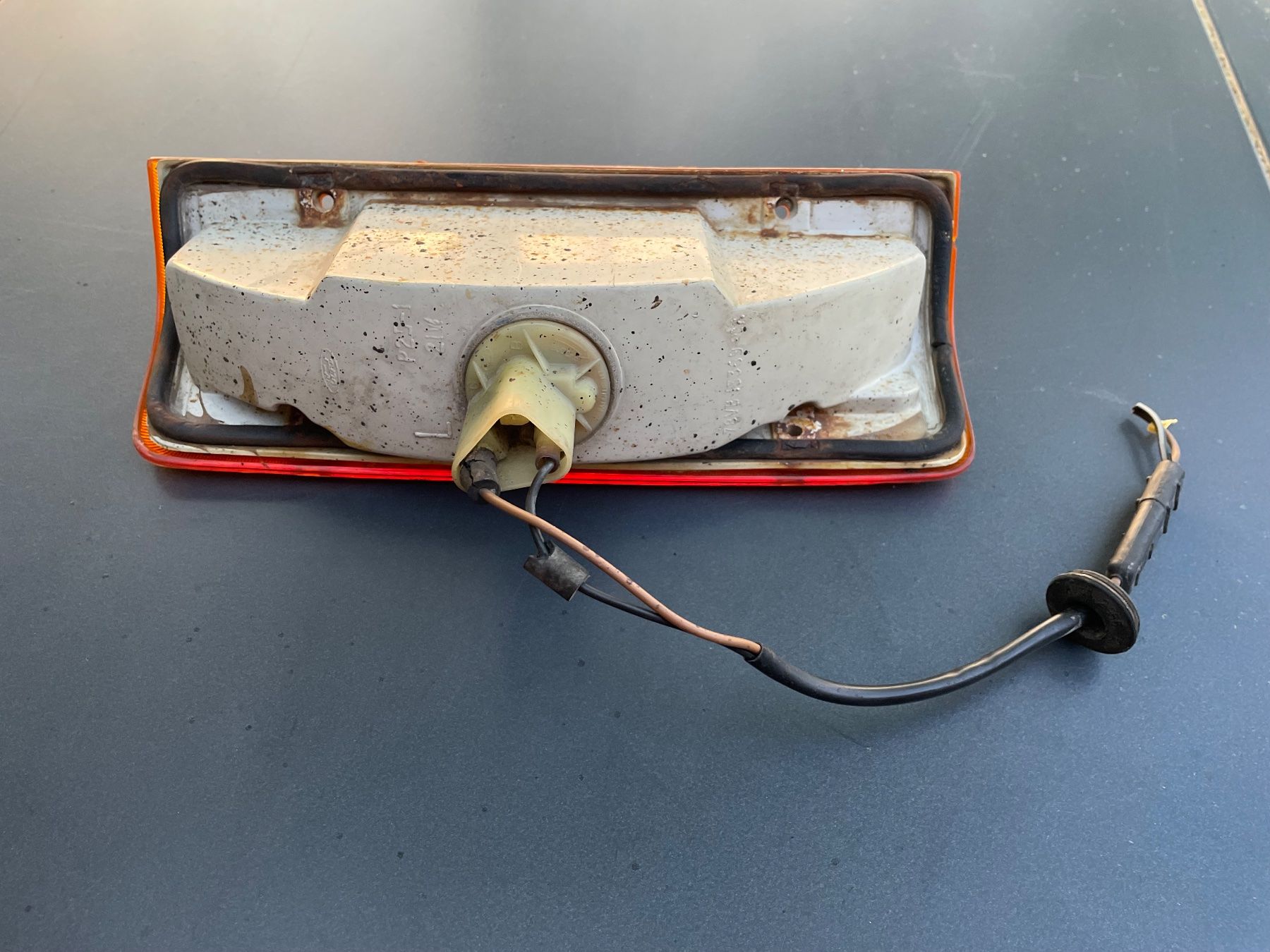 Ford Tutti pezzi di ricambio auto: Ford Transit Mk.2 : Blinker vorne links – Usato da Gletterens venduto da XBHS7412 4