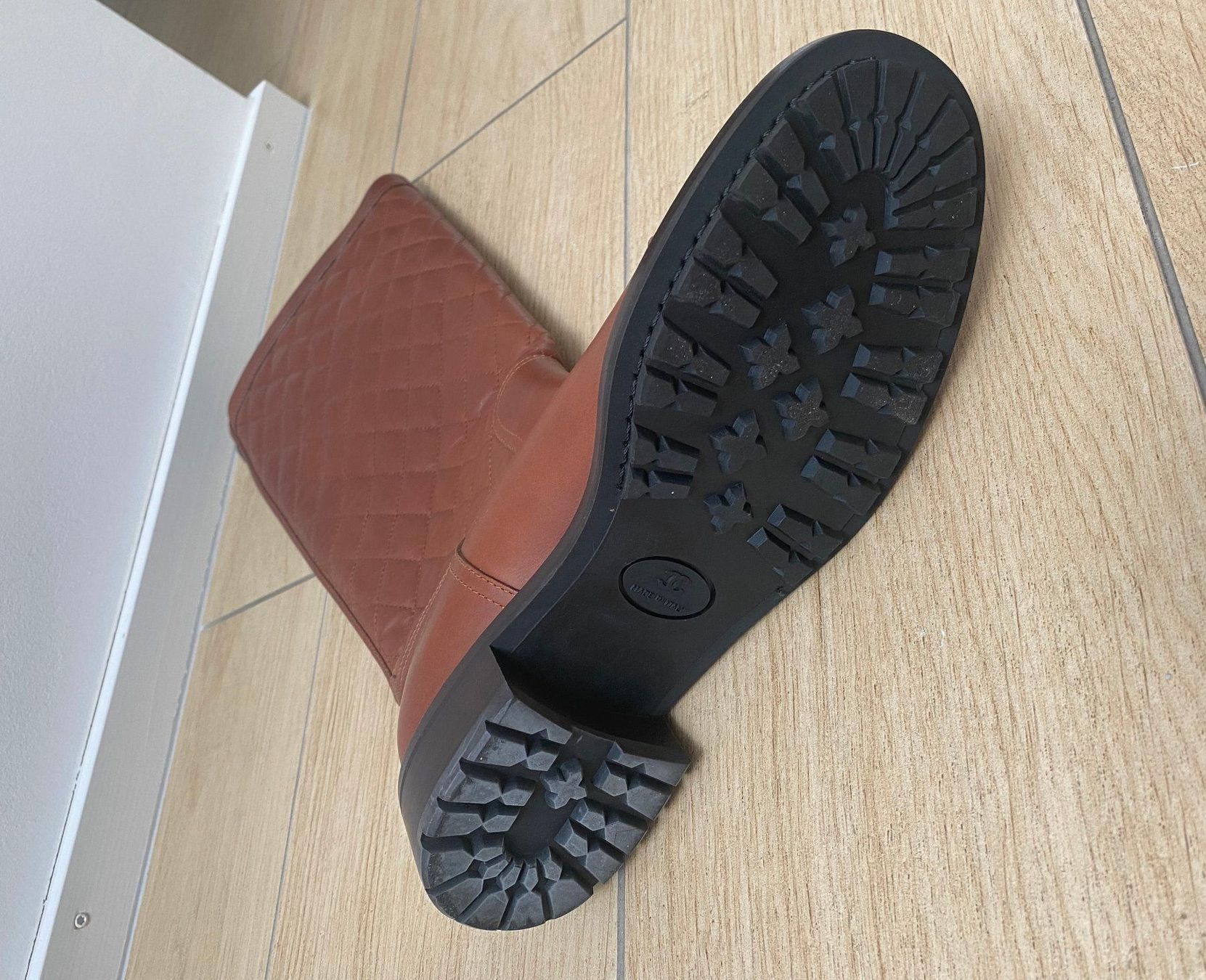Chanel Scarpe da donna: Bottes en cuir CHANEL – Nuovo (secondo la descrizione) da La conversion venduto da Repio 3