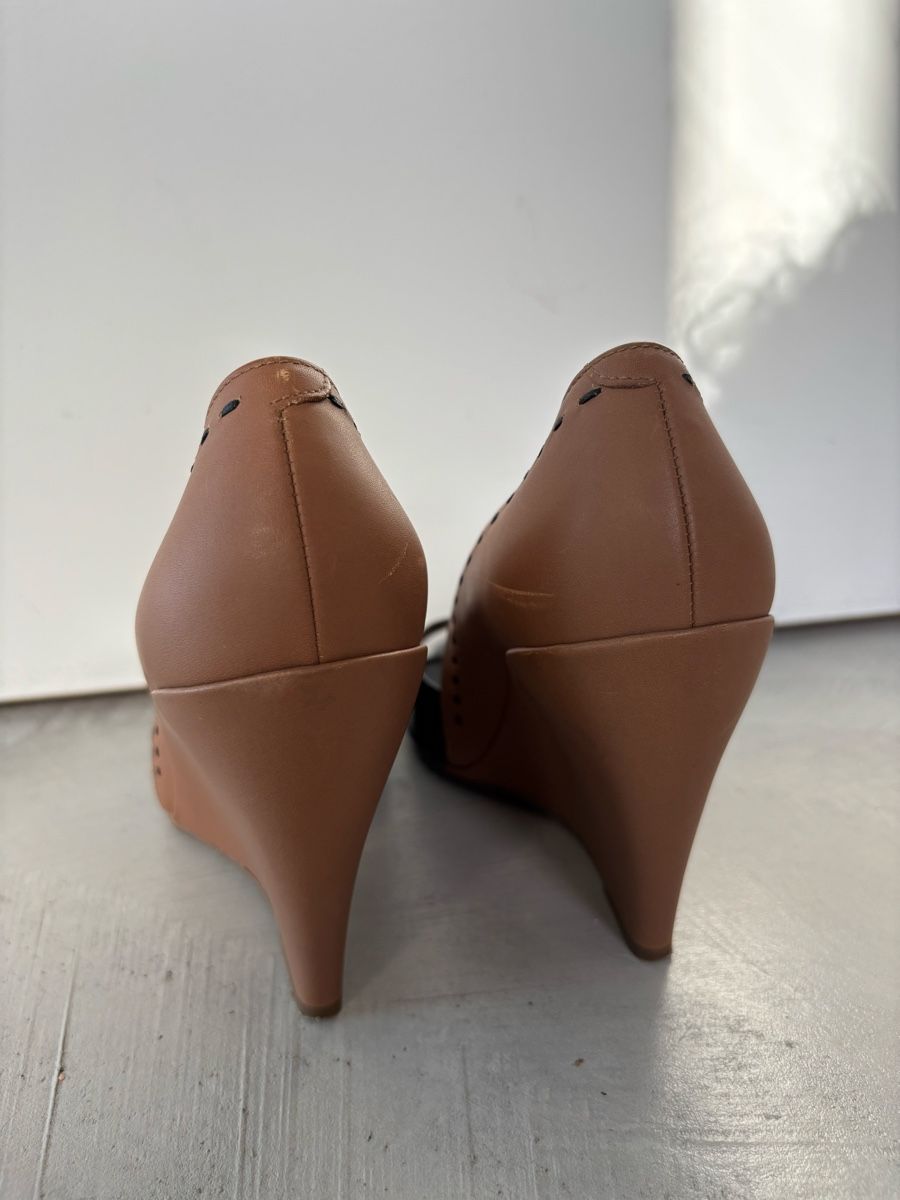 Bally Scarpe da donna: Bally Keilabsatz-Pumps, Gr. 36,5 , Leder – Nuovo (secondo la descrizione) da Steinmaur venduto da aly_mhs6 3