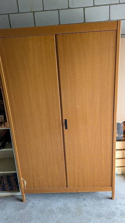 Schränke: Sehr Alter Schrank  – Gebraucht aus Steinen von paulo14