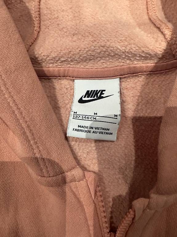 Nike Pullover & Sweatshirts: Nike hoodie kids – Gebraucht aus oetwil an der limmat von Nazeb 1