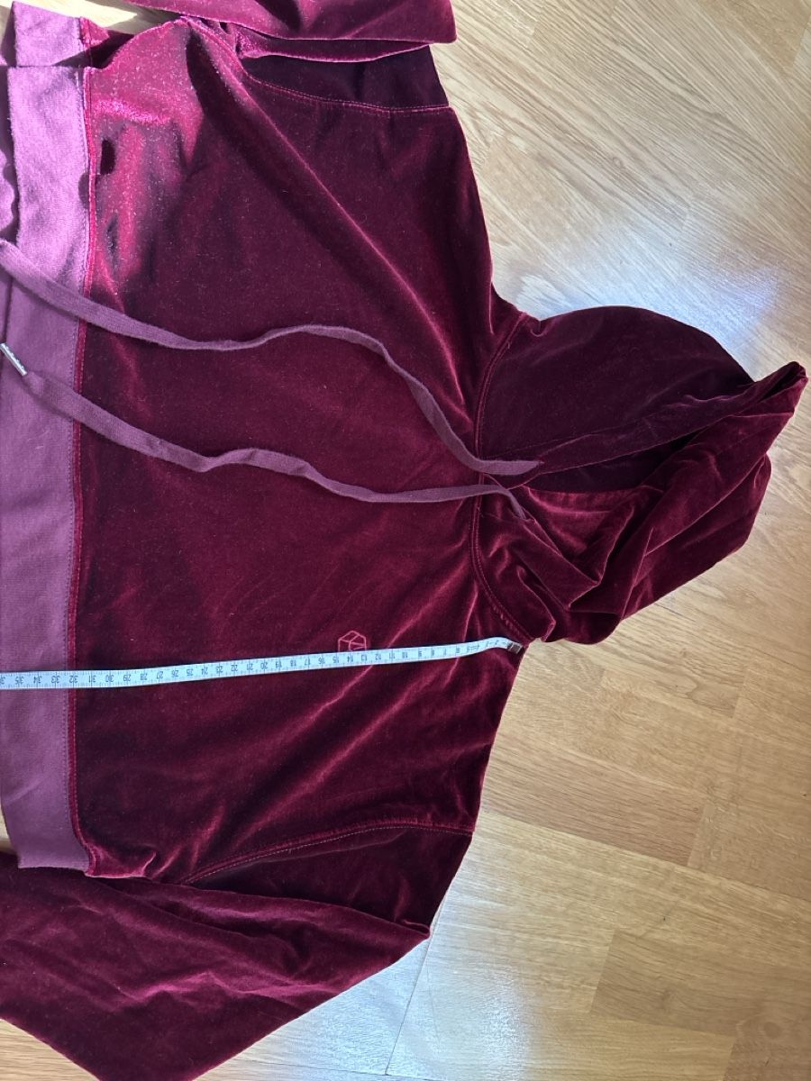 Maglioni & Felpe: Sehr kurzer samt Pullover mit Kapuze  – Nuovo (secondo la descrizione) da Basel venduto da clemens2