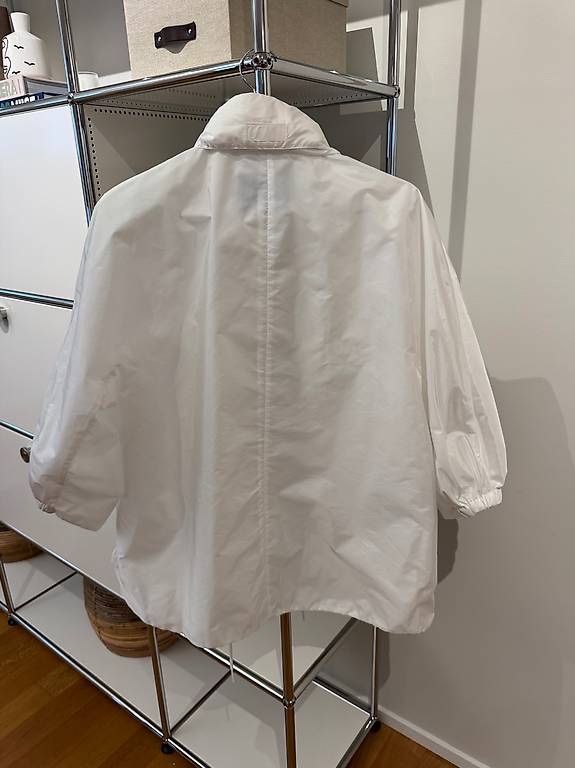 Prada Jacken: PRADA JACKE WEISS – Neu (gemäss Beschreibung) aus Schwyz von bofb 5