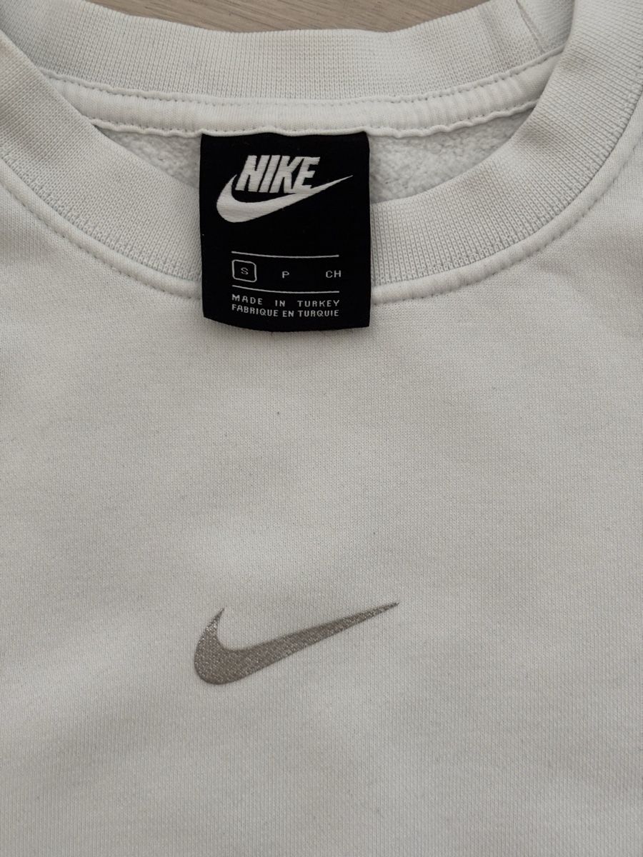 Nike Maglioni & Felpe: Nike Pullover Grösse S Weiss mit farbigen Ärmel – Usato da Fehraltorf venduto da lea_9bt5 1