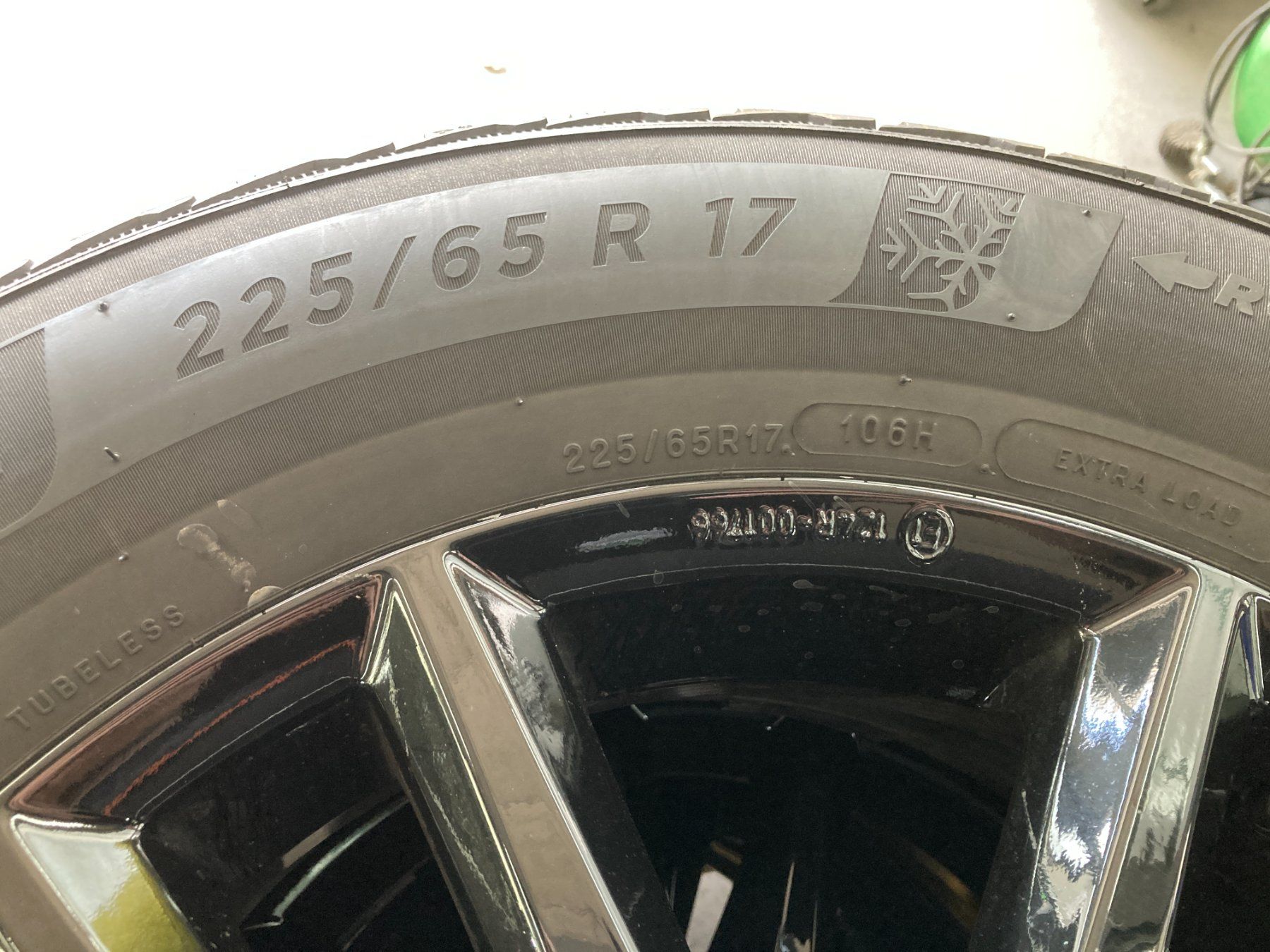 Ford Pneus & Kompletträder: Ford Kuga Winterräder 225/65R17 – Gebraucht aus Cham von WB2223 4