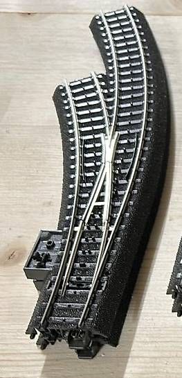Modellini di ferrovie: Märklin Bogenweiche links/rechts – Usato da Matten b. Interl venduto da geister507 2