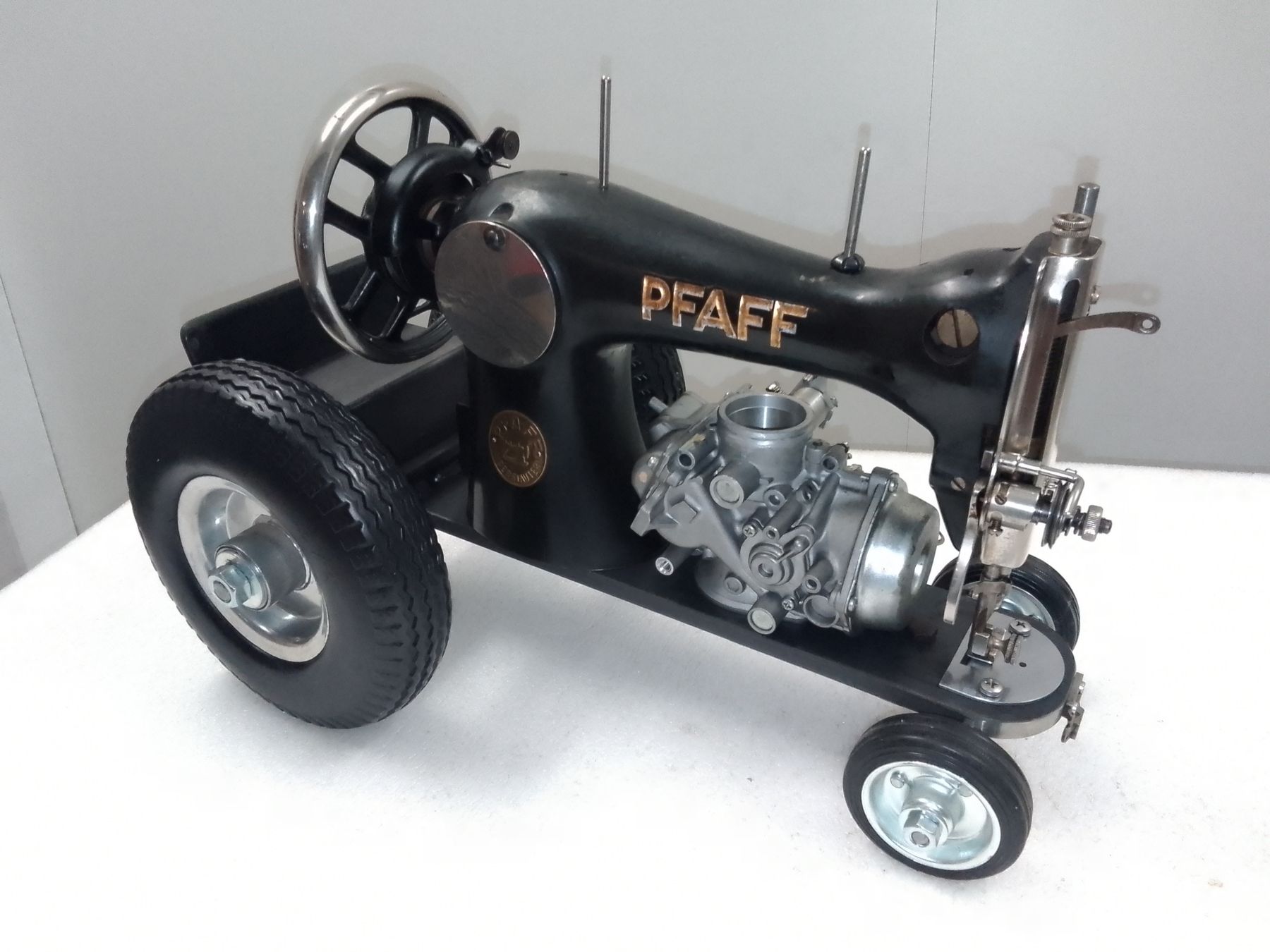 Tutte le decorazioni: Pfaff Nähmaschine Traktor. Deko-Objekt! – Usato da Trubschachen venduto da Caddy8 4