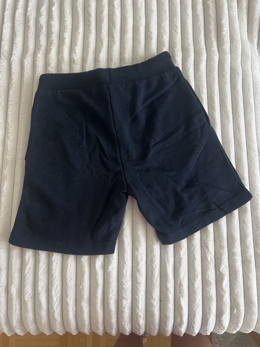Pantalons: SHORTS NAVY GR 128 – D'occasion à Basel par theo-g77 2