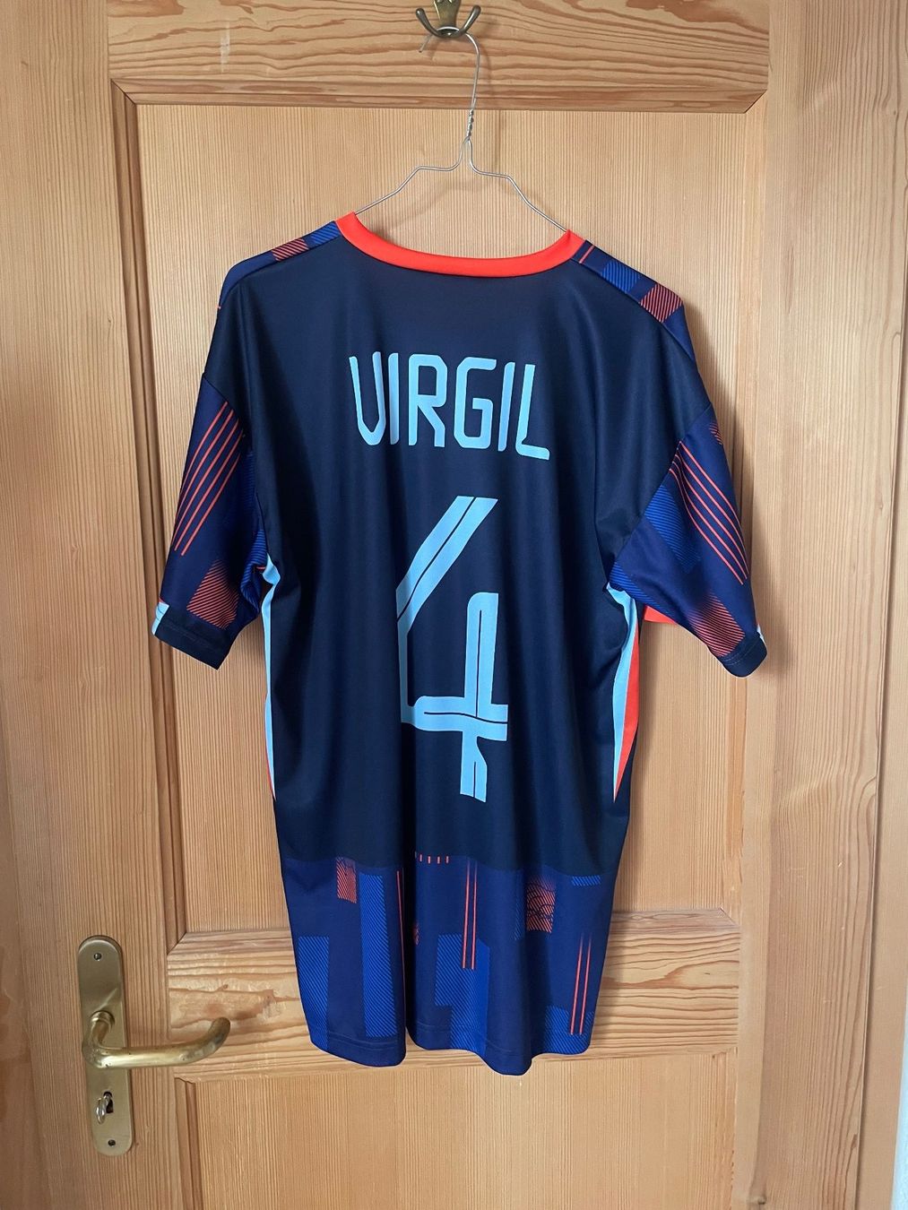 Canottiere & Pantaloni: Holland Van Dijk Trikot – Usato da Lommiswil venduto da Jorin.ehrler 1