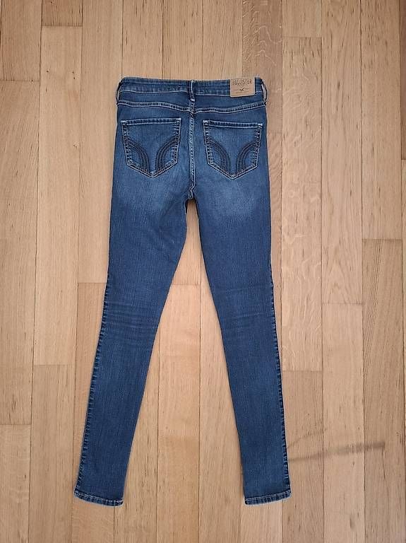 Hollister Jeans: Hollister Jeans – Usato da Root D4 venduto da DMA02 2