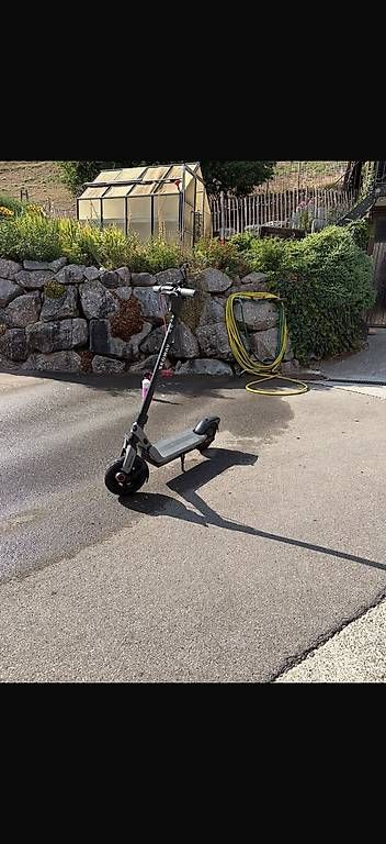 Segway Kickboard: Elektroroller Segway Ninebot  e3 D guter Zustand – D'occasion à Reitnau par Qsi 3
