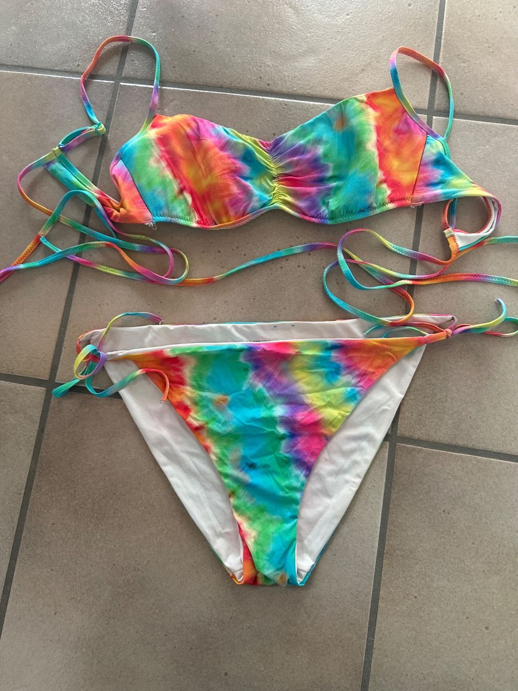 Costumi da bagno & Bikini: Bikini Calzedonia Batik Optik XS-S – Usato da Dagmersellen venduto da sniff64