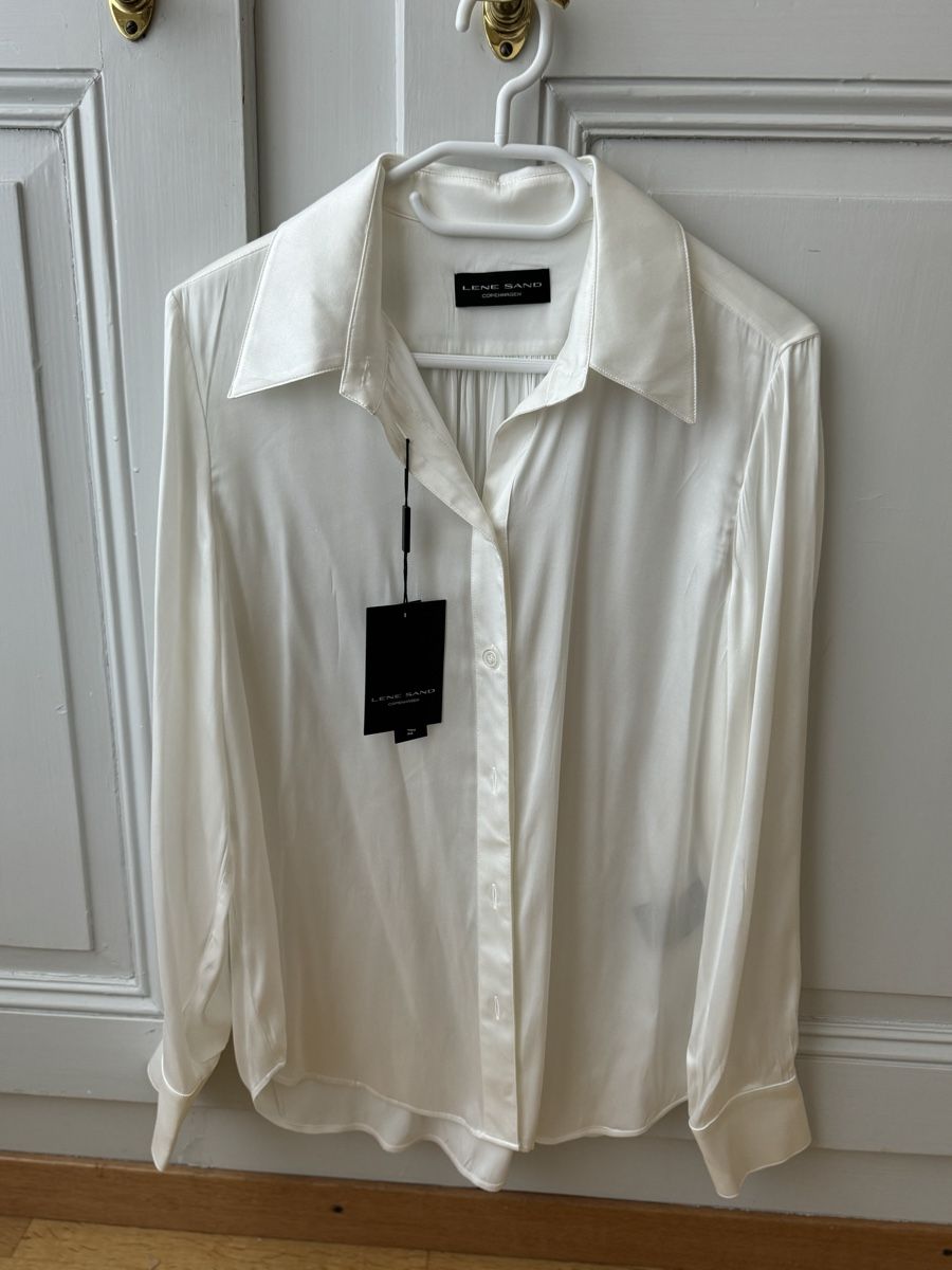 Camicette: Silk blouse – Nuovo (secondo la descrizione) da Bern venduto da FashionK92
