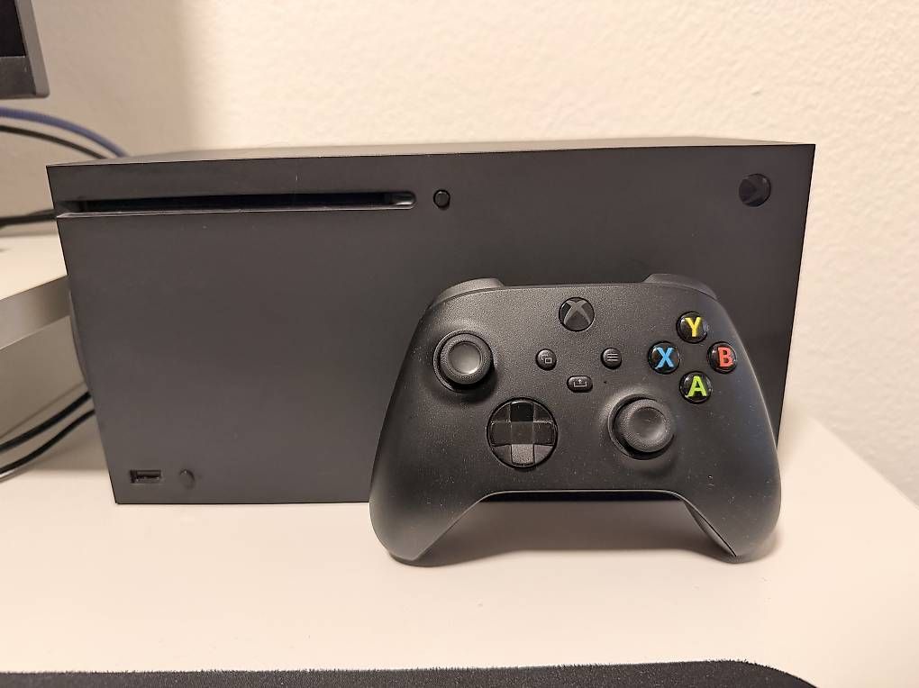 Consoles: Xbox series x – D'occasion à Bern par leo_cd6l