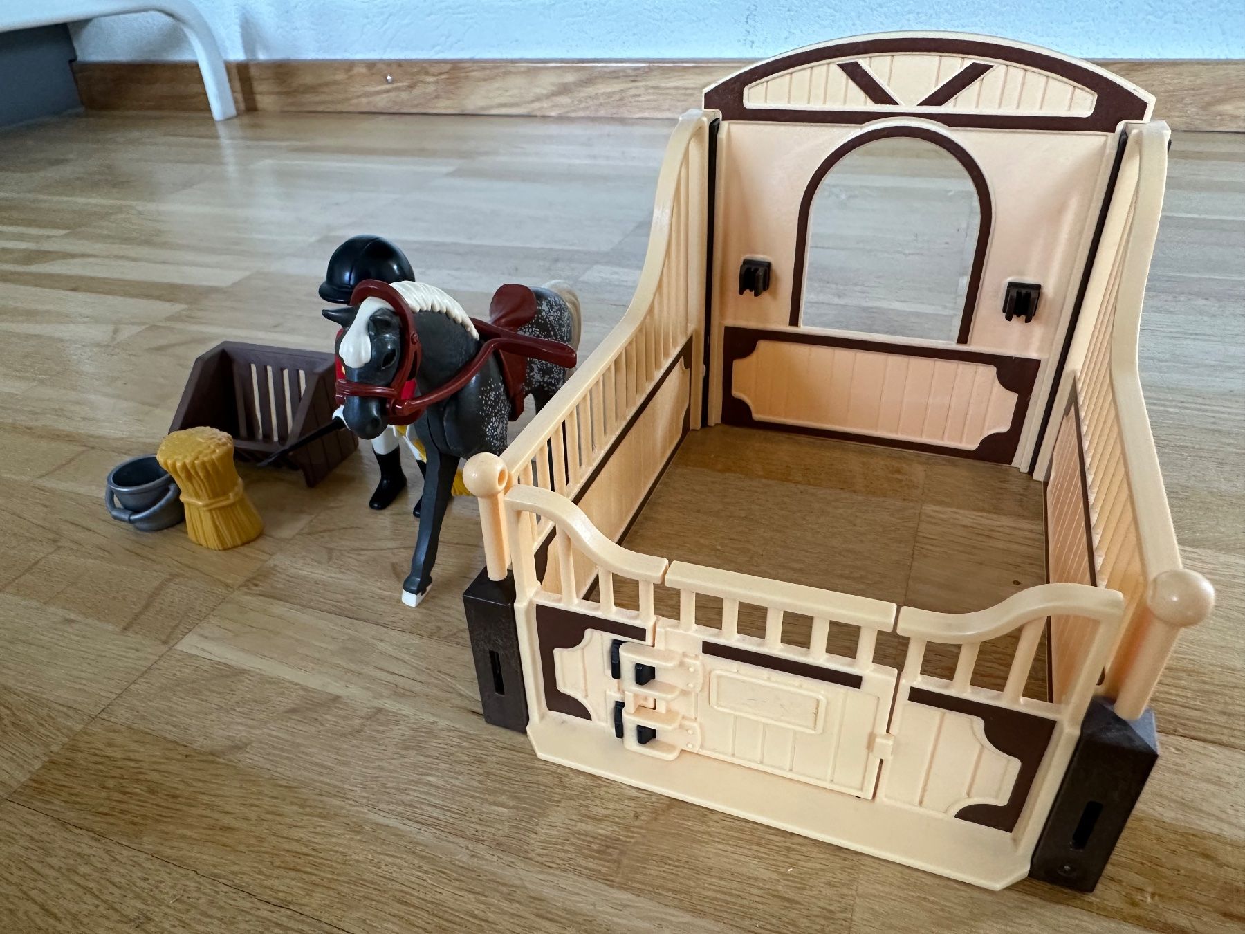 Playmobil Giocattoli: Playmobil Trakehner mit Pferdebox – Usato da Arch venduto da tam_ctz2 2